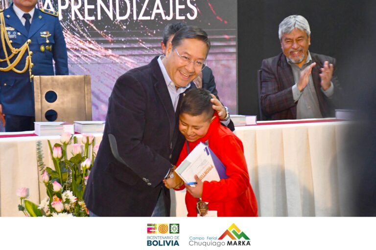 EN EL MARCO DE LA 28ª FERIA INTERNACIONAL DEL LIBRO DE LA PAZ, EN EL CAMPO FERIAL CHUQUIAGO MARKA 📚✨, SE LLEVÓ A CABO LA PRESENTACIÓN DEL “PRONTUARIO DE MIS APRENDIZAJES”