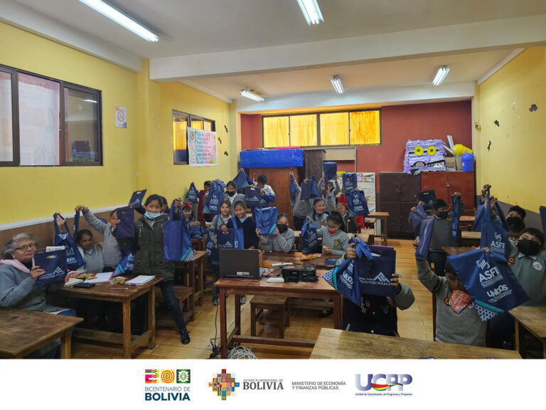A UCPP, A TRAVÉS DEL ÁREA DE TRANSPARENCIA, VISITÓ LA UNIDAD EDUCATIVA ELOY ÁLVAREZ PLATA PARA COMPARTIR UNA EXPERIENCIA EDUCATIVA INOLVIDABLE CON NIÑAS, NIÑOS Y ADOLESCENTES